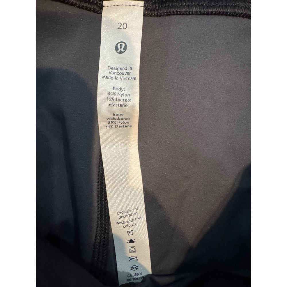 Lululemon Base Pace High-Rise Crop 23 Camo Heritage 365 Deep Coal Multi 20 NWOT - Picture 3 of 7